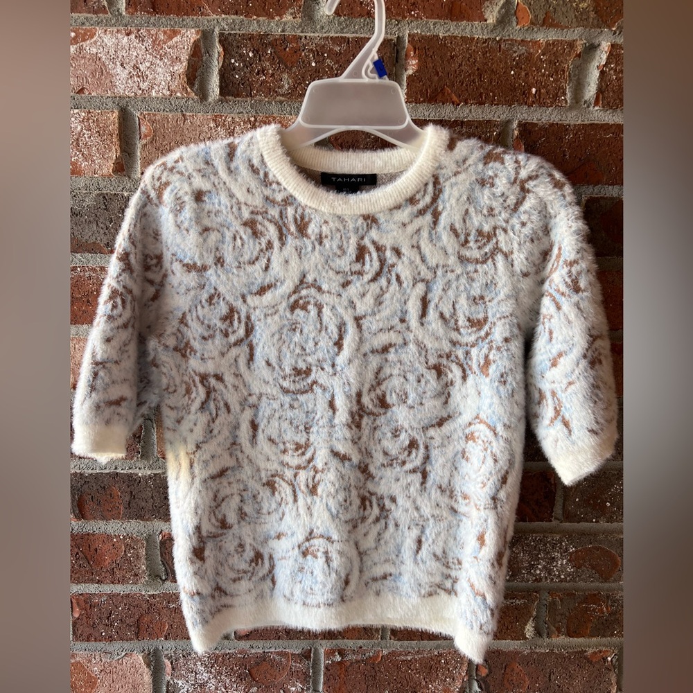 Tahari short-sleeve Women's Cream and Brown Sweater Size small petite